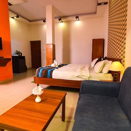 Aristro Club Hotell Kolkata Eksteriør bilde