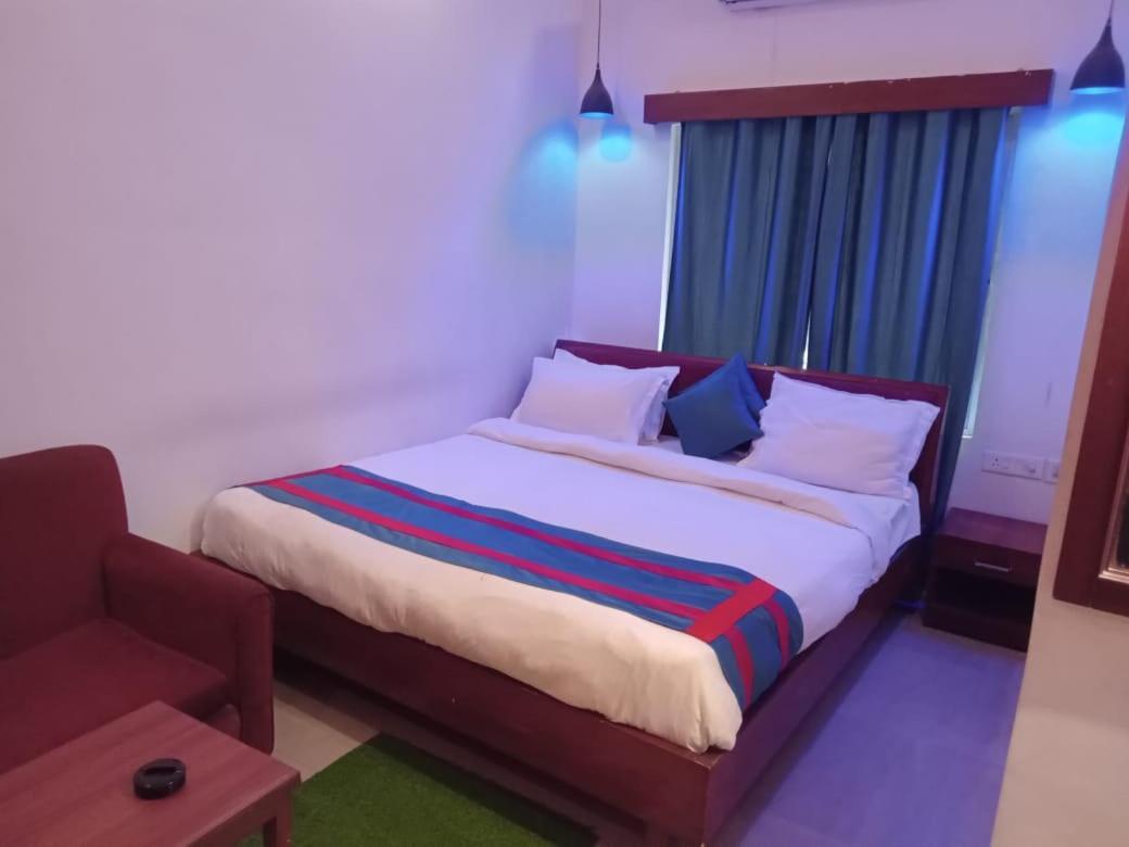 Aristro Club Hotell Kolkata Eksteriør bilde