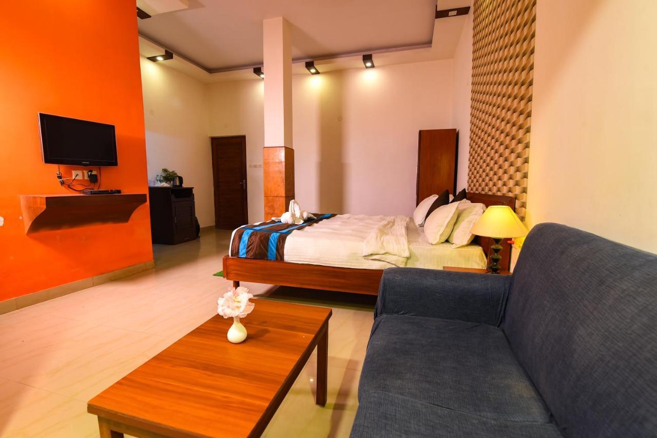 Aristro Club Hotell Kolkata Eksteriør bilde