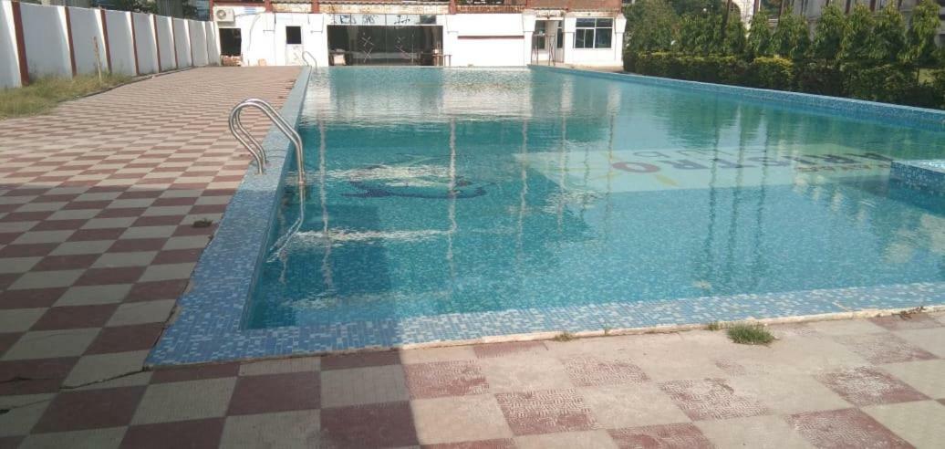 Aristro Club Hotell Kolkata Eksteriør bilde